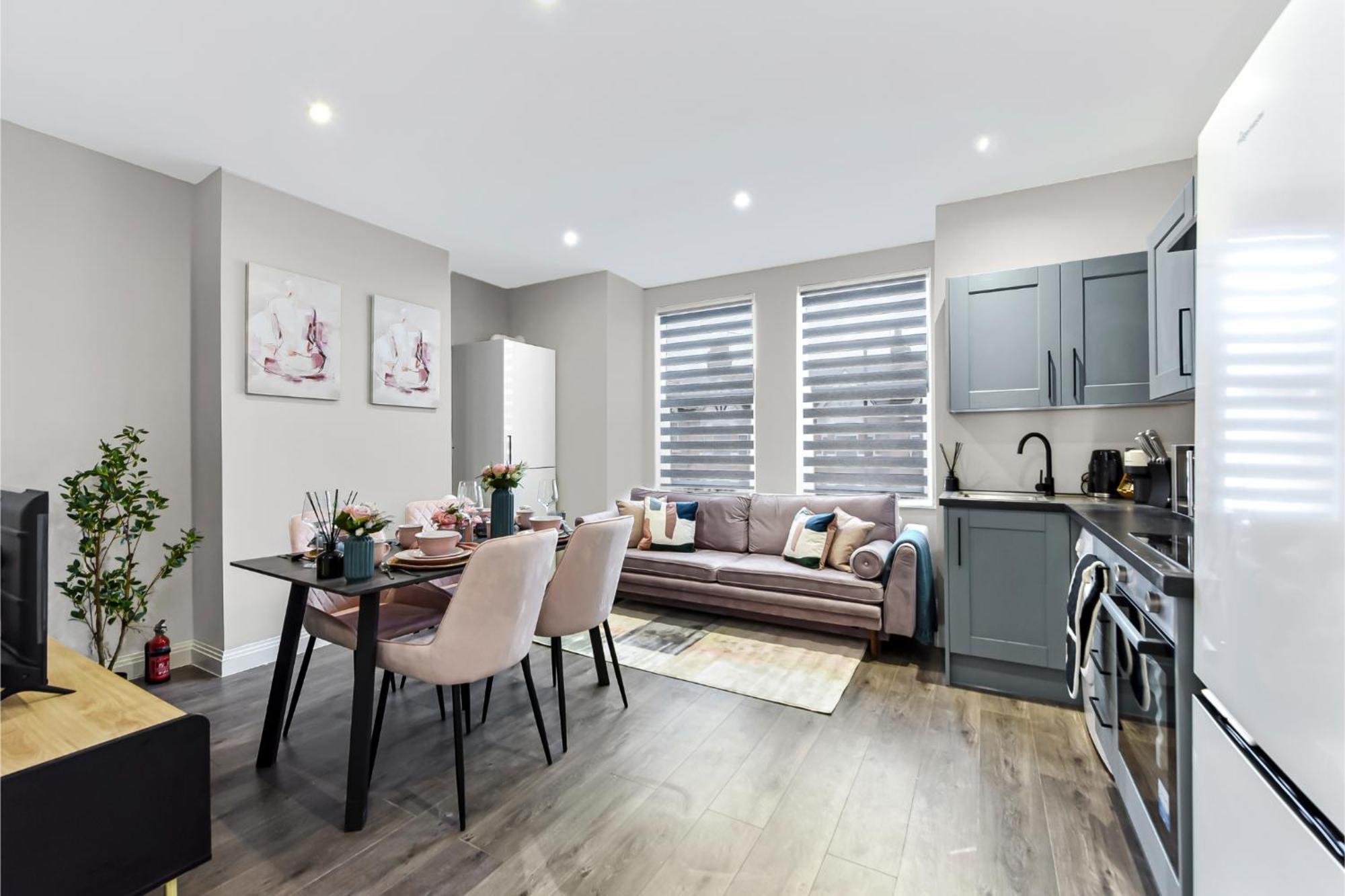 Getaway- Newly Renovated Flat For Groups * Greenford (Greater London)